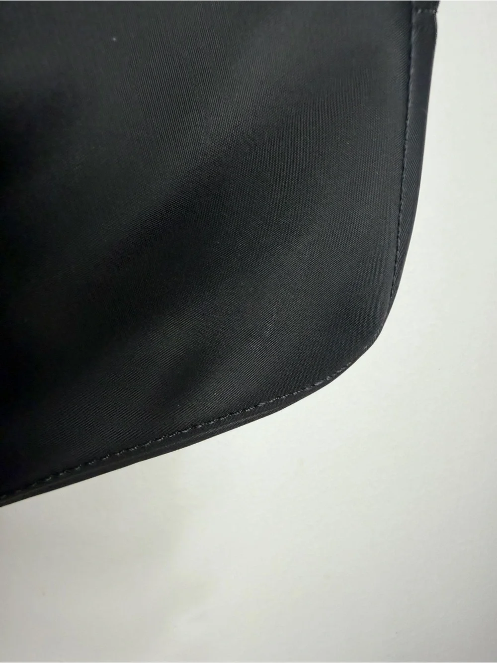 Kate Spade New York Women's Chelsea Nylon Laptop Messenger Handbag (Black NWOT